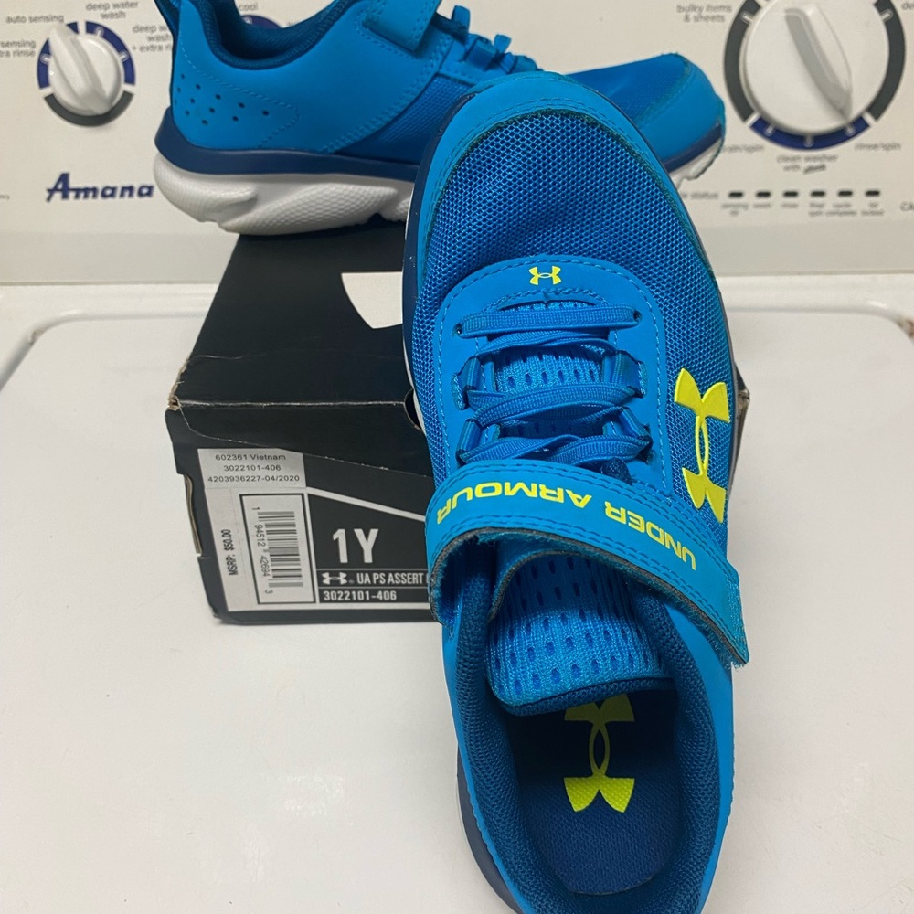 UA size 1Y blue shoes